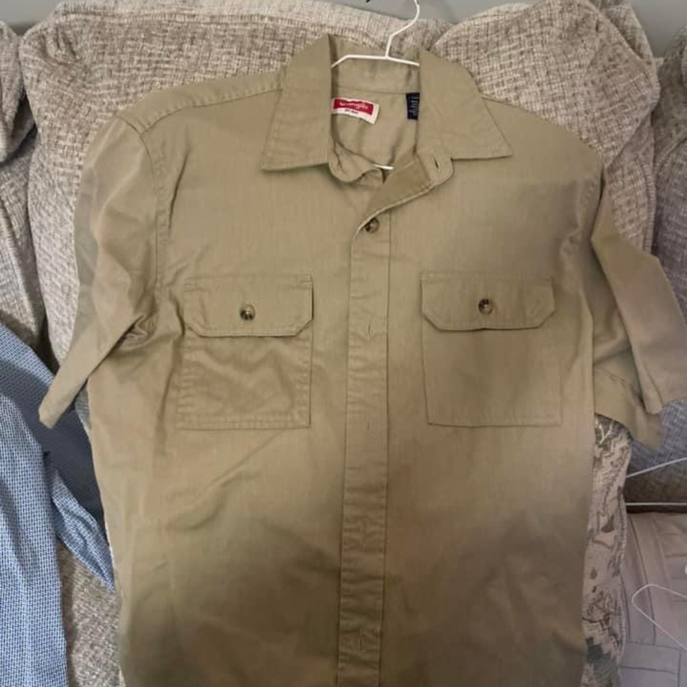 Wrangler tan shirt